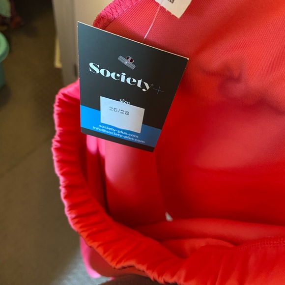 Swing skirt 26/28 Barbie pink NWT - Picture 3 of 3